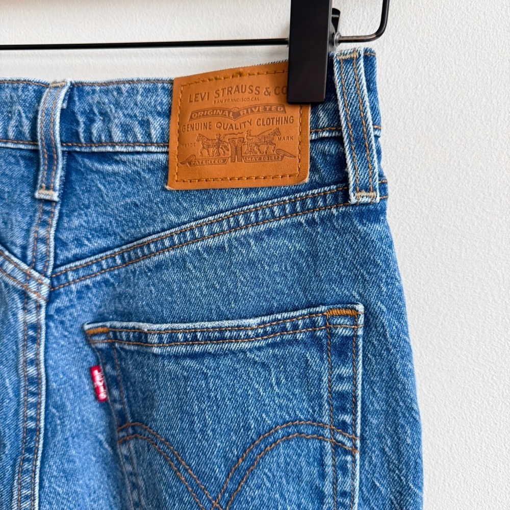 LEVI’S • Ribcage Straight Ankle Jean in Jive Tribe - Picture 8 of 11